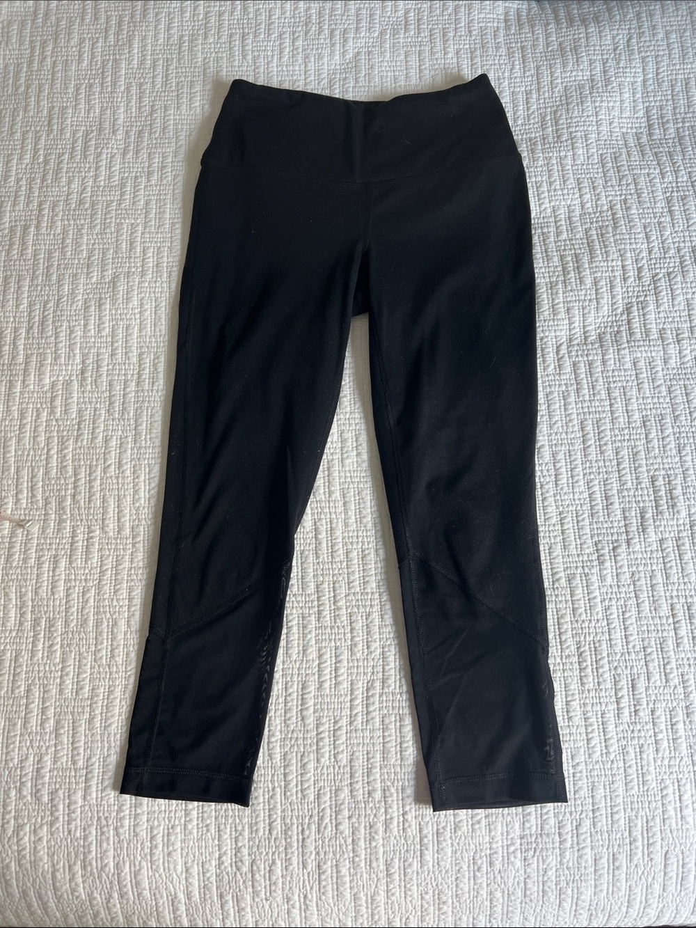 Yogalicious 7/8 Crop Leggings with Mesh Panels